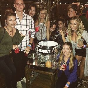 14498898_1106644769405232_6727082945011515392_n